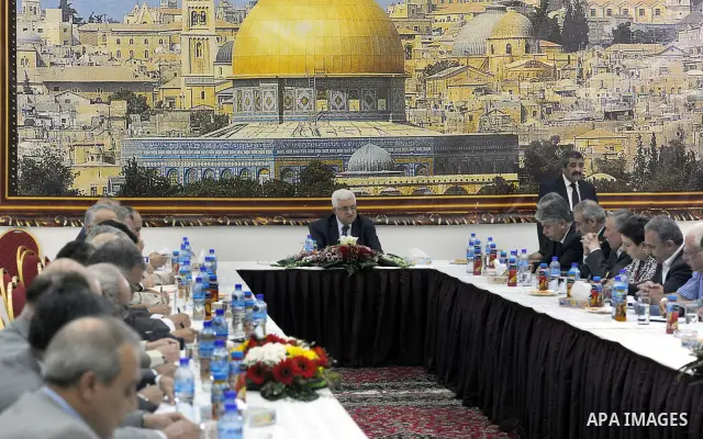 Palestinian President Mahmoud Abbas (Abu Mazen) meets with the Palestinian leadership in the West Bank city of Ramallah on 02 July 2012. Photo by Thaer Ganaim