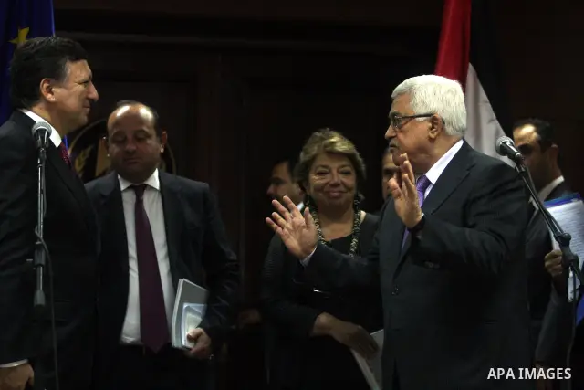 Palestinian President Mahmoud Abbas, meets European Commission President Jose Manuel Barroso in the West Bank city of Ramallah July 8, 2012. Photo by Issam Rimawi