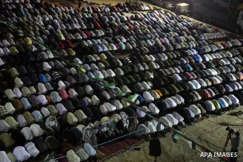 Palestinian Muslims perform a night prayer known as "Tarawih" at the mosque in the West Bank city of Ramallah on Aug. 07, 2012. Photo by Issam Rimawi