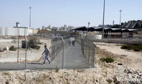 A part of Israel's separation barrier between Pisgat Ze'ev Jewish settlement and Shu'fat refugee camp near Jerusalem city on Sep. 05, 2012. Pisgat Ze'ev is situated east of Shuafat and Beit Hanina, west of Hizma, south o...
