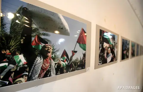 Palestinians participate in the photography gallery to calling for an end to the division between Hamas and Fatah in Gaza City, Saturday, Sep. 22, 2012. Photo by Majdi Fathi