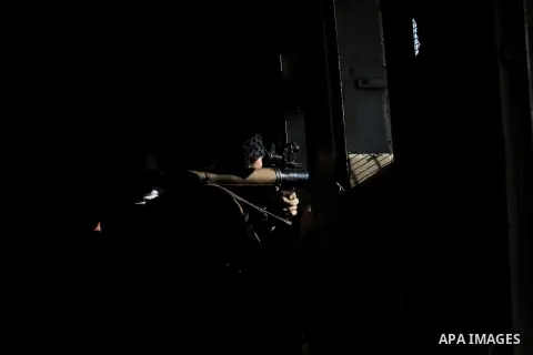 Free Syrian army survey the situation in Aleppo, Syria, September 12, 2012. Syrian FSA have vowed to retake control of the large Hanano army base in Aleppo, a few days after loosing control of it to Syrian government for...
