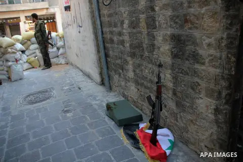 Free Syrian Army from during heavy clashes with Syrian government forces, in the Old Town of Aleppo, September 17, 2012. Photo by Ahmed Deeb