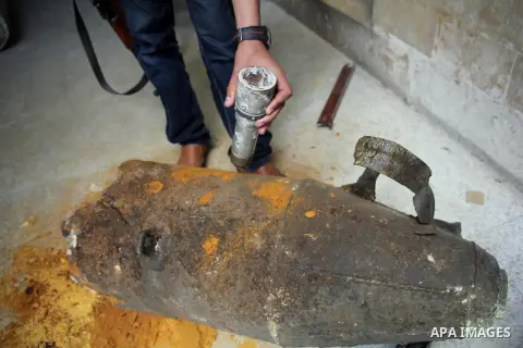 Syrians inspect damages in Mare' northen city of Aleppo after the area was shelled by Syrian regime forces on September 20 2012. Forces loyal to President Bashar al-Assad shelled rebel-held areas across Syria as fierce c...