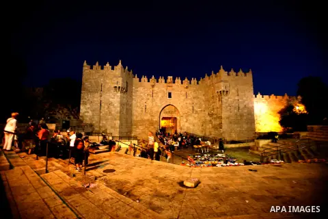 A general picture shows Damascus gate in Jerusalem's old city during a protest calling for the release of Palestinian prisoners from Israeli jails and in support of inmates on hunger strike,, on October 12, 2012. Photo b...