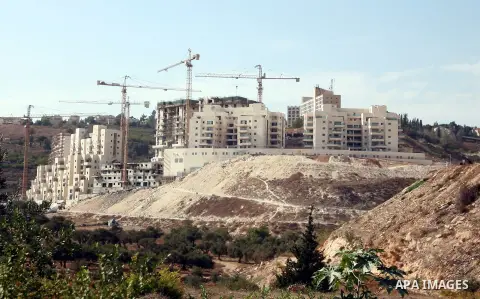 A part of work in Jewish settlement of Harmoun Hanatsave near the Arab neighbourhood of Ras al-Amud in Jerusalem on Oct. 18,2012. Israeli government continue building Harmoun Hanatsave on the Arab villages of Jabal al-Mu...