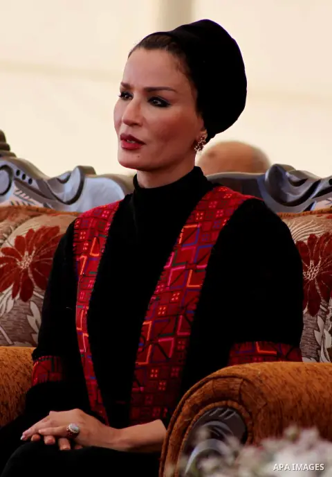 Qatar's First Lady Sheikha Mozah bint Nasser al-Missned attends a cornerstone laying ceremony for Hamad, a new residential neighbourhood in Khan Younis in the southern Gaza Strip, 23 October 2012. The Emir of Qatar enter...