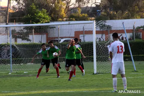 The Palestinian team of Union Shijaia and the team of Gaza Sports during the Palestinian league in Gaza city on Oct. 29, 2012. Photo by Alaa Shamaly