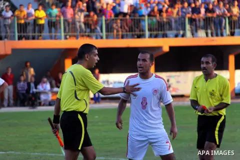 The Palestinian team of Union Shijaia and the team of Gaza Sports during the Palestinian league in Gaza city on Oct. 29, 2012. Photo by Alaa Shamaly
