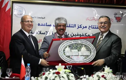 Secretary General of the Royal Charity Organization in the Kingdom of Bahrain, Mustafa al-Sayed visits the Islamic University , in Gaza City, on November 1, 2012. Photo by Ashraf Amra