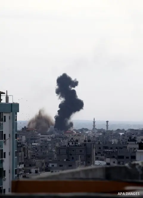 Smoke rises after Israeli air strike in the central of Gaza City on November 16, 2012. Missiles continue to be fired by Palestinian militants in the Gaza Strip, as Israel continues to strike targets inside the Gaza Strip...
