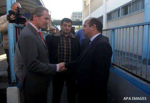 John Gat Rutter representative of the European Union visits UNRWA hospital in Gaza city, on Nov. 28, 2012. The European Commission will contribute 11.5 million euros to support the work of the United Nations assisting Pa...