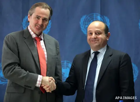 John Gat Rutter representative of the European Union visits UNRWA hospital in Gaza city, on Nov. 28, 2012. The European Commission will contribute 11.5 million euros to support the work of the United Nations assisting Pa...