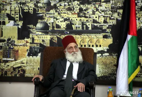Palestinian Prime Minister in Gaza Strip, Ismail Haniyeh meets with Shaykh al-Mujahideen Sheikh Hafez Salama, in Gaza city on Dec. 05, 2012. Photo by Ashraf Amra