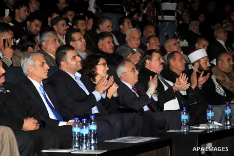 Palestinian Prime Minister Salam Fayyad, attends the national festival for honoring the Palestinian volunteers ?Ounah?, in the West Bank city of Ramallah, on 05 December 2012. Photo by Mustafa Abu Dayeh