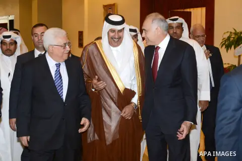 Palestinian President Mahmoud Abbas meets with Sheikh Hamad bin Jasem Al Thani the Prime Ministers of Qatar in Doha, December 9, 2012. Photo by Thaer Ganaim