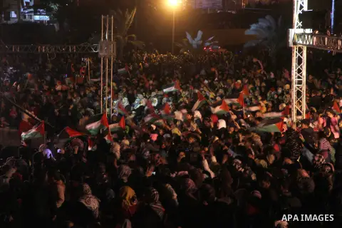 Palestinians attend a concert by Birds of Paradise group during an Islamic song festival in Gaza City on December 20, 2012. Photo by Ezz Zanoun