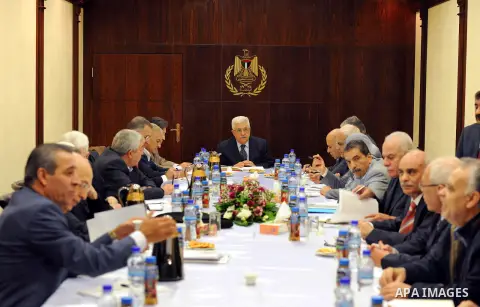 Palestinian President Mahmoud Abbas meets with Central Committee of the Fatah movement in the West Bank city of Ramallah, on December 26, 2012. Photo by Thaer Ganaim