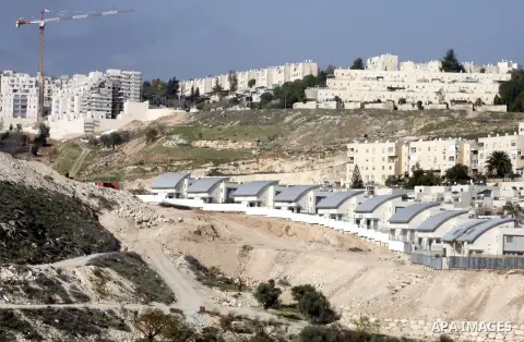 A general view for a construction site of houses in the settlement of Kiryat Moreh in southern Jerusalem, Dec. 30, 2012. The Palestinian presidency condemned on Monday an Israeli government decision to build 1500 new hou...