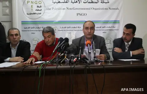 Head of the Palestinian Non-Governmental Organization's Network"NGO" Amjad Shawa, speaks during a press conference to show the letter addressed to U.S. President, Barack Obama, in Gaza city on 14 March, 2013. during his...