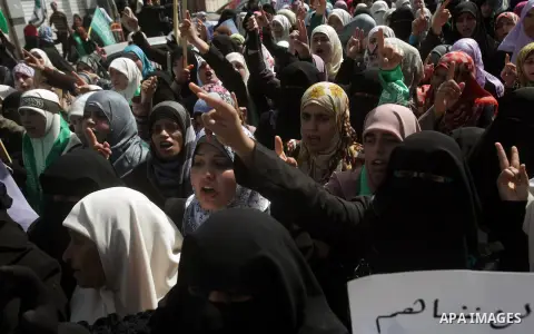 Palestinian women take part in a protest against the death of a Palestinian detainee in an Israeli jail, in Gaza City February 24, 2013. Palestinian officials on Saturday demanded an international investigation into the...