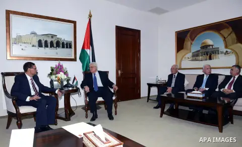 Palestinian President Mahmoud Abbas meets with Sri Lankan Foreign Minister G.L. Peiris, in the West Bank city of Ramallah on February 24, 2013. Photo by Thaer Ganaim