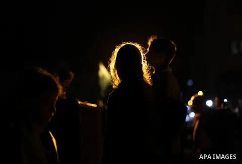 Palestinians take part in a rally to show solidarity with Palestinian prisoners inside Israeli jails, in Gaza City April 15, 2013. According to a Palestinian prisoners' association, at least 4900 Palestinians remain in I...