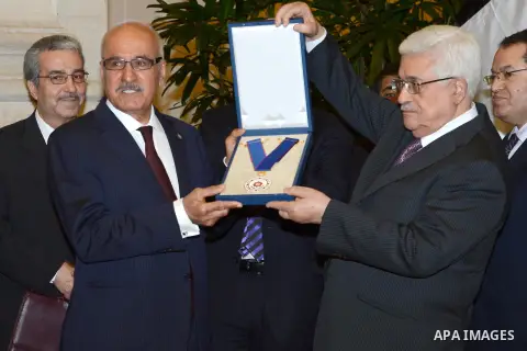 Palestinian President Mahmoud Abbas (Abu Mazen) meets with visiting OPEC Fund for International Development (OFID) in Vienna in Germany, on Apr. 29, 2013. Photo by Thaer Ganaim