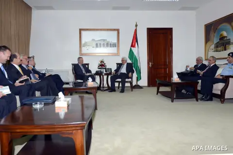 Palestinian President Mahmoud Abbas meets with U.S. General John Allen, in the West Bank City of Ramallah, Aug 26, 2013. Photo by Thaer Ganaim