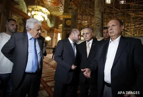 Secretary-General of the Organization of Islamic Cooperation (OIC) Ekmeleddin Ihsanoglu visits al-Aqsa mosque in Jerusalem's Old City August 27, 2013. Ihsanoglu in two days visit to Ramallah to discuss the latest develop...