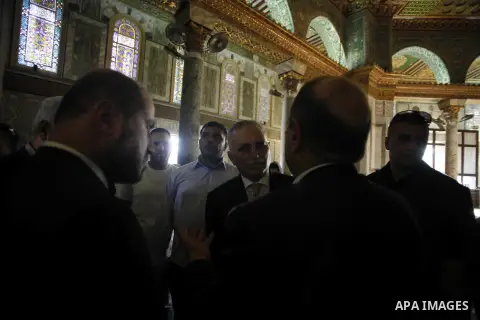 Secretary-General of the Organization of Islamic Cooperation (OIC) Ekmeleddin Ihsanoglu visits al-Aqsa mosque in Jerusalem's Old City August 27, 2013. Ihsanoglu in two days visit to Ramallah to discuss the latest develop...