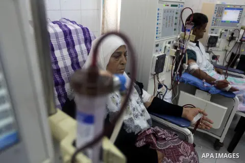 Palestinian patients undergo kidney dialysis at al-Shifa hospital in Gaza City September 14, 2013. Cairo closed the Rafah crossing completely on Wednesday after assailants crashed two explosive-laden cars into a security...