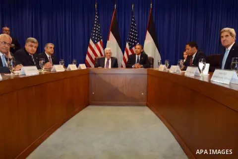 Palestinian President Mahmoud Abbas meets with U.S. President Obama in New York, USA, 24 September 2013. Photo by Thaer Ganaim