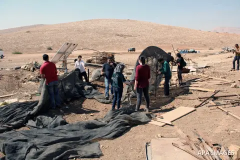 Palestinians set up a tent in the Jordan valley village of Makhoul September 30, 2013. Israel's army on Monday declared the Jordan Valley village of Makhoul a closed military area to prevent Palestinian and international...