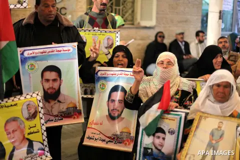 Palestinian women take part in a protest demanding the release of all Palestinian prisoners held in Israeli jails,in front of the Red Cross office in Gaza City October 28, 2013. Israel is to release 26 Palestinian prison...