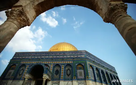 The Dome of the Rock mosque is seen at the Al-Aqsa compound, Islam's third holiest site, in the old city of Jerusalem, on November 13, 2013. Photo by Saeed Qaq