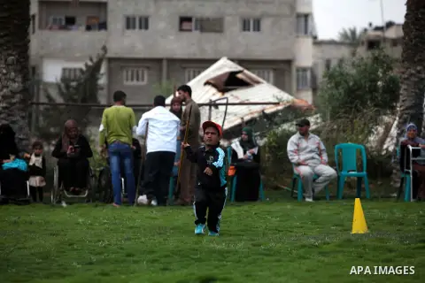 Palestinians Disabled participate in an athletics championship for disabled, at Al-Jazeera Club in Gaza city on April 19, 2014. Photo by Ashraf Amra