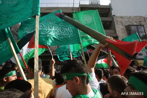 Palestinian Hamas supporters shout slogans against Israel during a protest to support Hamas and against the Israeli attack to Gaza strip in the West Bank city of Nablus, 04 August 2014. Israel will not end its offensive...