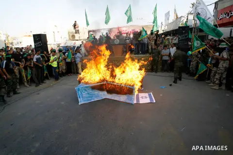 Palestinian Hamas supporters take part in a rally to support Palestinian negotiators in Cairo, Egypt, in Rafah in the southern Gaza Strip, August 17, 2014. Israeli Prime Minister Benjamin Netanyahu said on Sunday any dea...