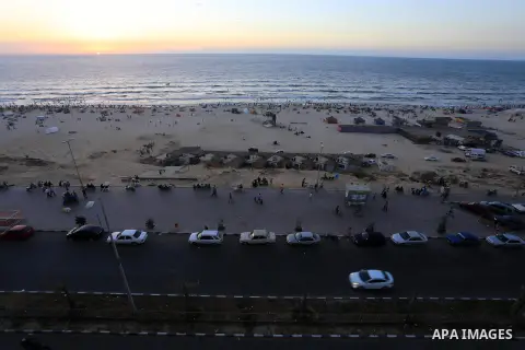 A general view of Gaza's beach showing Palestinians enjoy a day on Sep. 05, 2014. Photo by Mohammed Asad