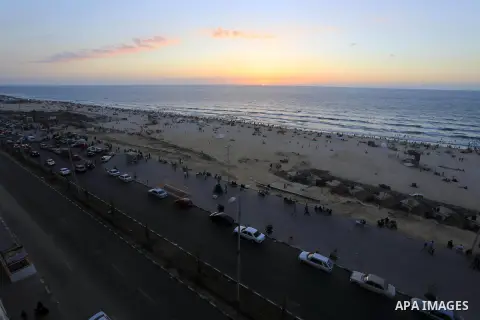 A general view of Gaza's beach showing Palestinians enjoy a day on Sep. 05, 2014. Photo by Mohammed Asad