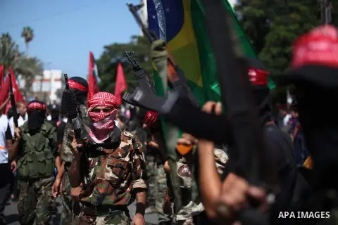 Palestinian militants from the Democratic Front for the Liberation of Palestine (DFLP) take part in a military show in Gaza City September 11, 2014. An open-ended ceasefire between Israel and Hamas-led Gaza militants, me...