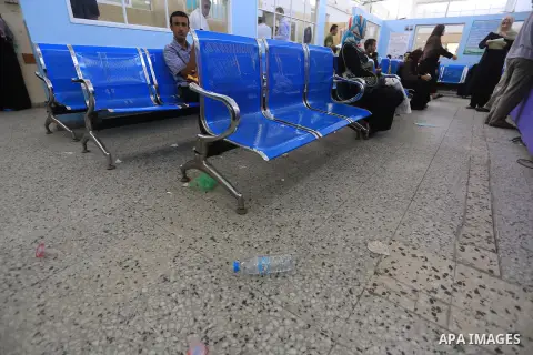 Palestinians wait at al-shifa hospital to receive treatment as clean workers protest to demand for pay their salaries, in Gaza City September 24, 2014. Photo by Mohammed Asad