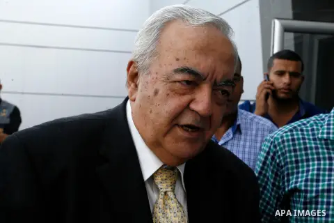 Palestinian Minister of Labour, Mamoun Abu Shahla speaks to the acting of Kuwaiti Red Crescent as he waits to recieve the Ecuadorian Deputy Foreign Minister, at Rafah crossing between Gaza Strip and Egypt, in the souther...