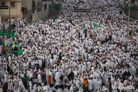 Muslim pilgrims arrive to Mount Mercy on the plains of Arafat during the peak of the annual haj pilgrimage, near the holy city of Mecca October 03, 2014. An estimated two million Muslims were in Mecca, Saudi Arabia, on f...