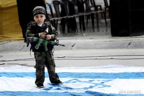 Palestinian Islamic Jihad movement supporters take part in a demonstration against Israeli restrictions at the Al-Aqsa Mosque compound, and in solidarity with the people in Jerusalem, in Gaza City October 31, 2014. Musli...