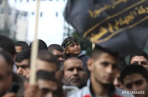 Palestinian Islamic Jihad movement supporters take part in a demonstration against Israeli restrictions at the Al-Aqsa Mosque compound, and in solidarity with the people in Jerusalem, in Gaza City October 31, 2014. Musli...