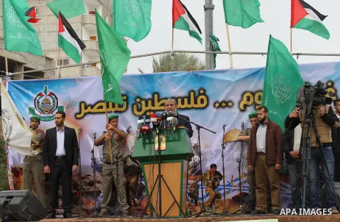Senior Hamas leader Mahmoud al-Zahhar, speaks during a rally ahead of the 27th anniversary of the movement founding, in Khanm Younis in the southern Gaza Strip December 12, 2014. Photo by Ramadal El-Agha
