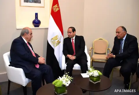Egypt's President Abdel-Fattah el-Sissi meets with Deputy Iraqi President Iyad Allawi at the World Economic Forum at the King Hussien convention center, Southern Shuneh, Jordan, May 22, 2015. Abdel-Fattah el-Sissi, who h...