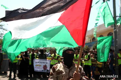 Palestinian Hamas militants take part in a protest against the Israeli police raid on Jerusalem's al-Aqsa mosque on Tuesday, in Khan Younis in the southern Gaza Strip, September 18, 2015. Israel deployed hundreds of extr...